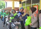 100 Driver Ojol Perempuan dari Berbagai Komunitas Hadiri Baksos Polwan Polda Jabar, Saat Hari Kartini  