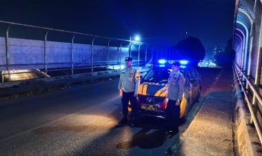 Polsek Weru Polresta Cirebon Intensifkan Patroli Malam di Fly Over Tegalwangi untuk Cegah Gangguan Kamtibmas