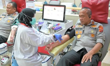 Kapolda Jabar Turun Langsung, Donor Darah di PMI Kota Bandung Wujud Nyata Kepedulian Polri